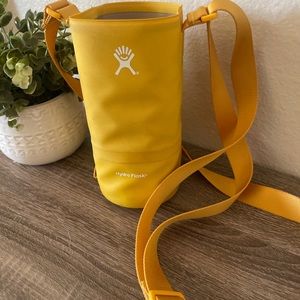 Hydro Flask Carry on Sling
